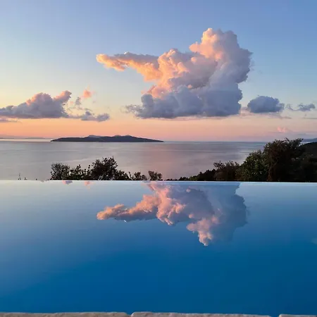 Vavaria Villa *